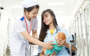 Chọn đúng trường đào tạo là nền tảng giúp bạn phát triển vững chắc trên con đường theo đuổi ngành Hộ sinh