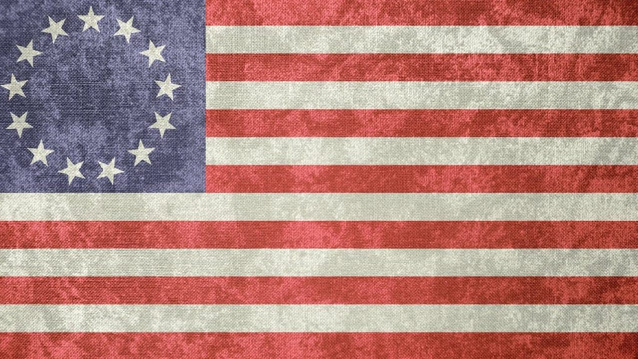 Ý nghĩa của cờ Mỹ: Cờ Mỹ không chỉ đơn thuần là là biểu tượng mà còn có ý nghĩa to lớn trong cuộc sống của chúng ta. Từ sự tự do cho tới chính nghĩa, sự công bằng, sự đoàn kết và tinh thần trách nhiệm, ý nghĩa của cờ Mỹ đã được khắc họa và tôn vinh trên khắp thế giới. Hãy cùng đến với những hình ảnh đầy ý nghĩa và cảm hứng về cờ Mỹ.